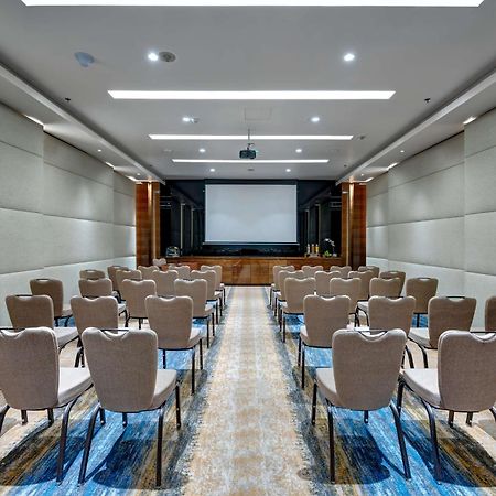 Radisson Blu Hotel, Ajman Buitenkant foto Meeting room