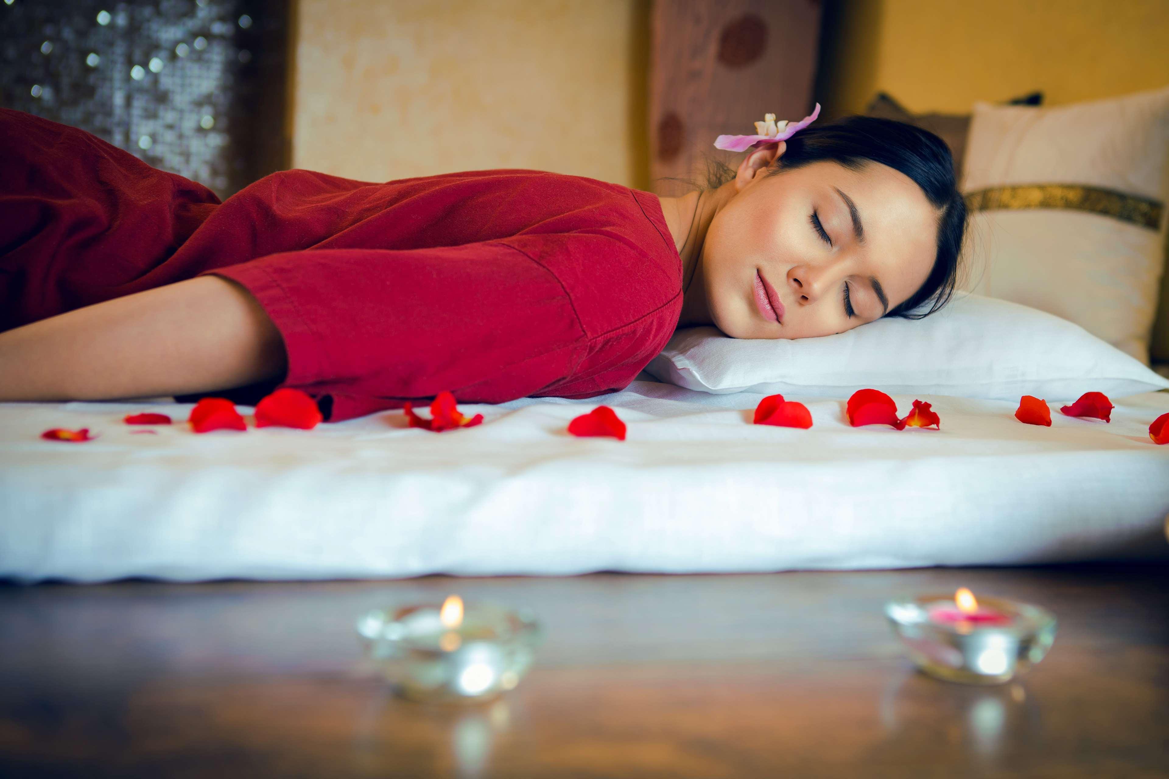 Radisson Blu Hotel, Ajman Buitenkant foto Thai massage
