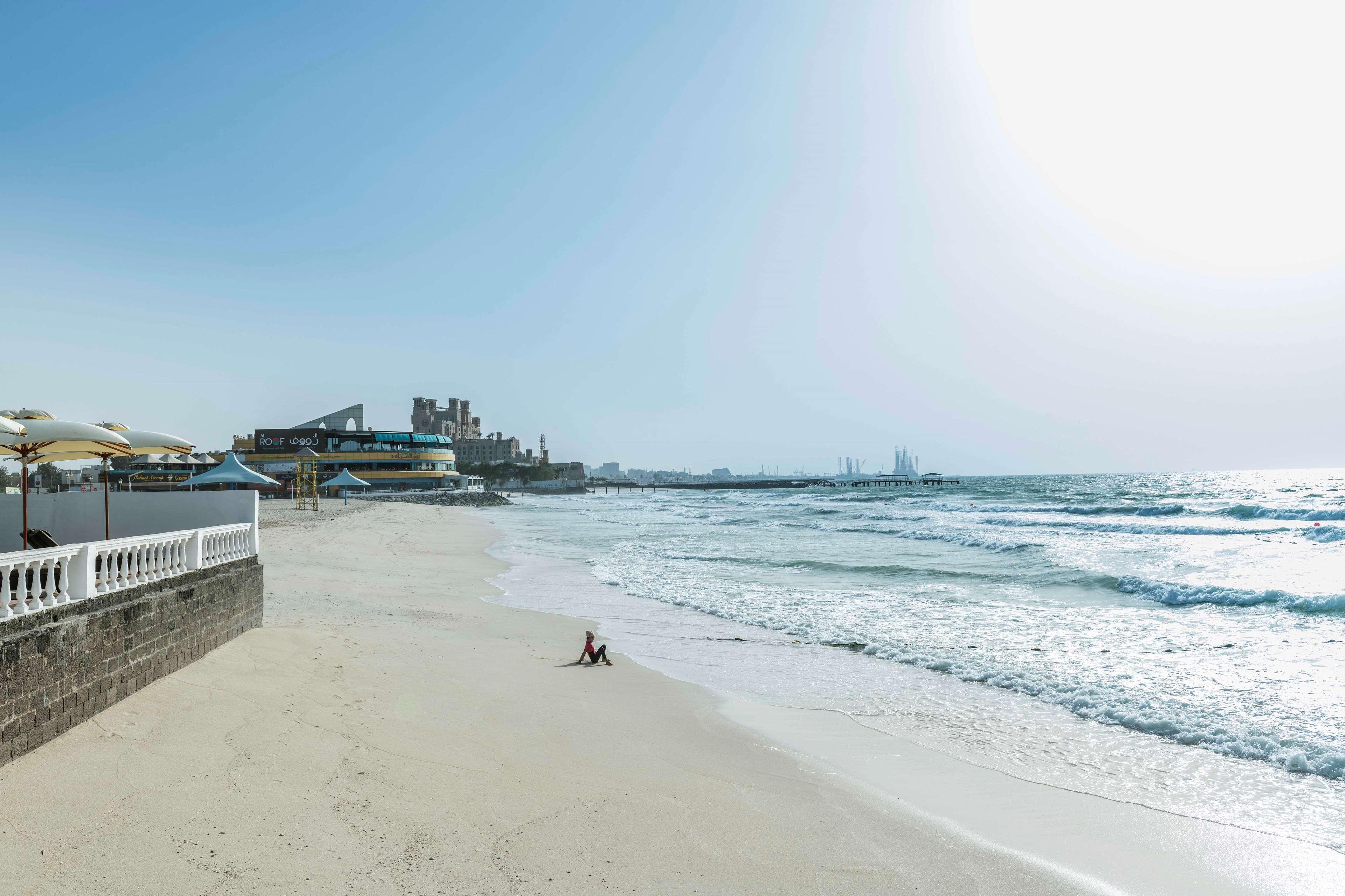 Radisson Blu Hotel, Ajman Buitenkant foto The beach at the Dead Sea