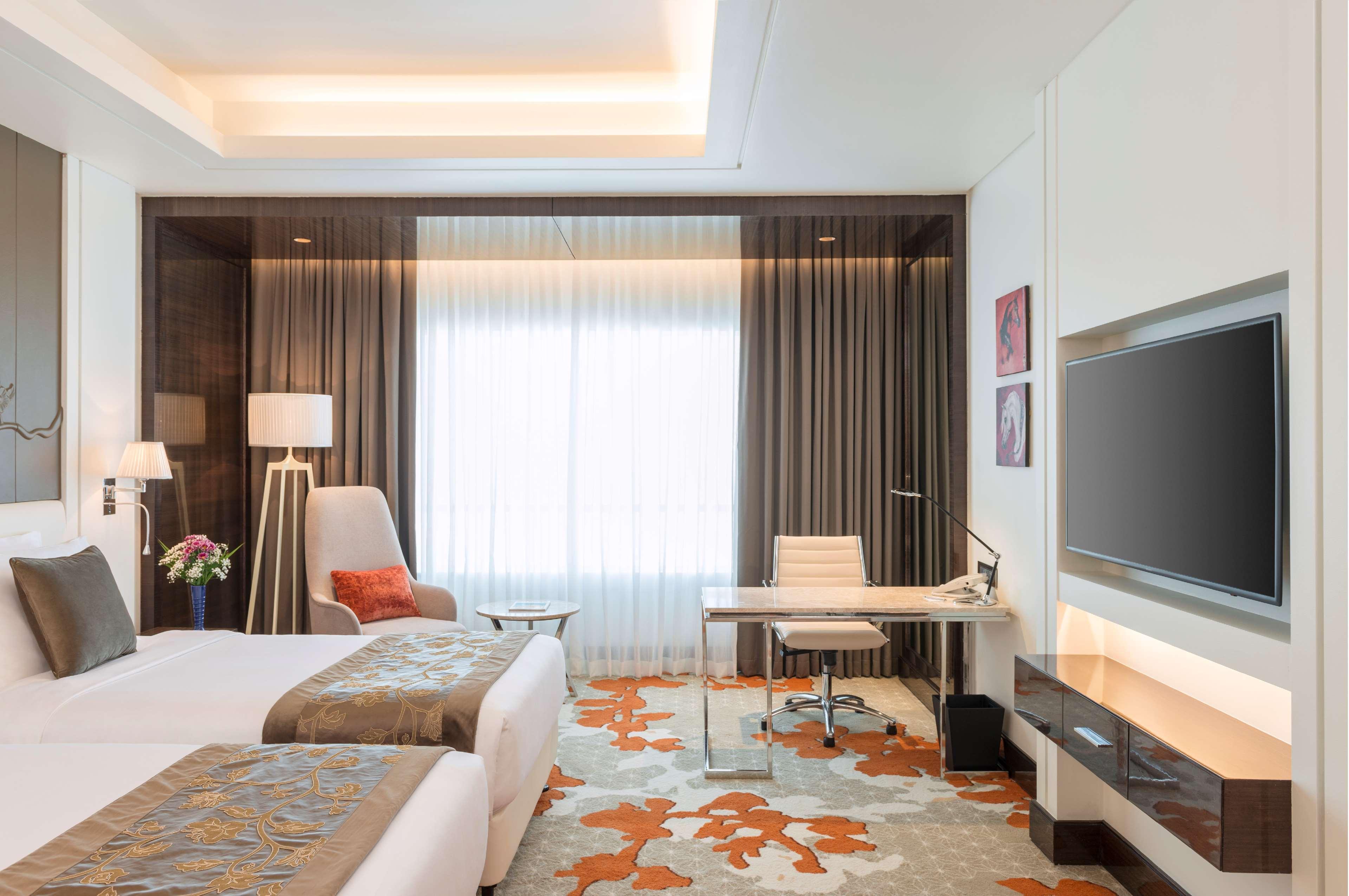 Radisson Blu Hotel, Ajman Buitenkant foto Deluxe Room