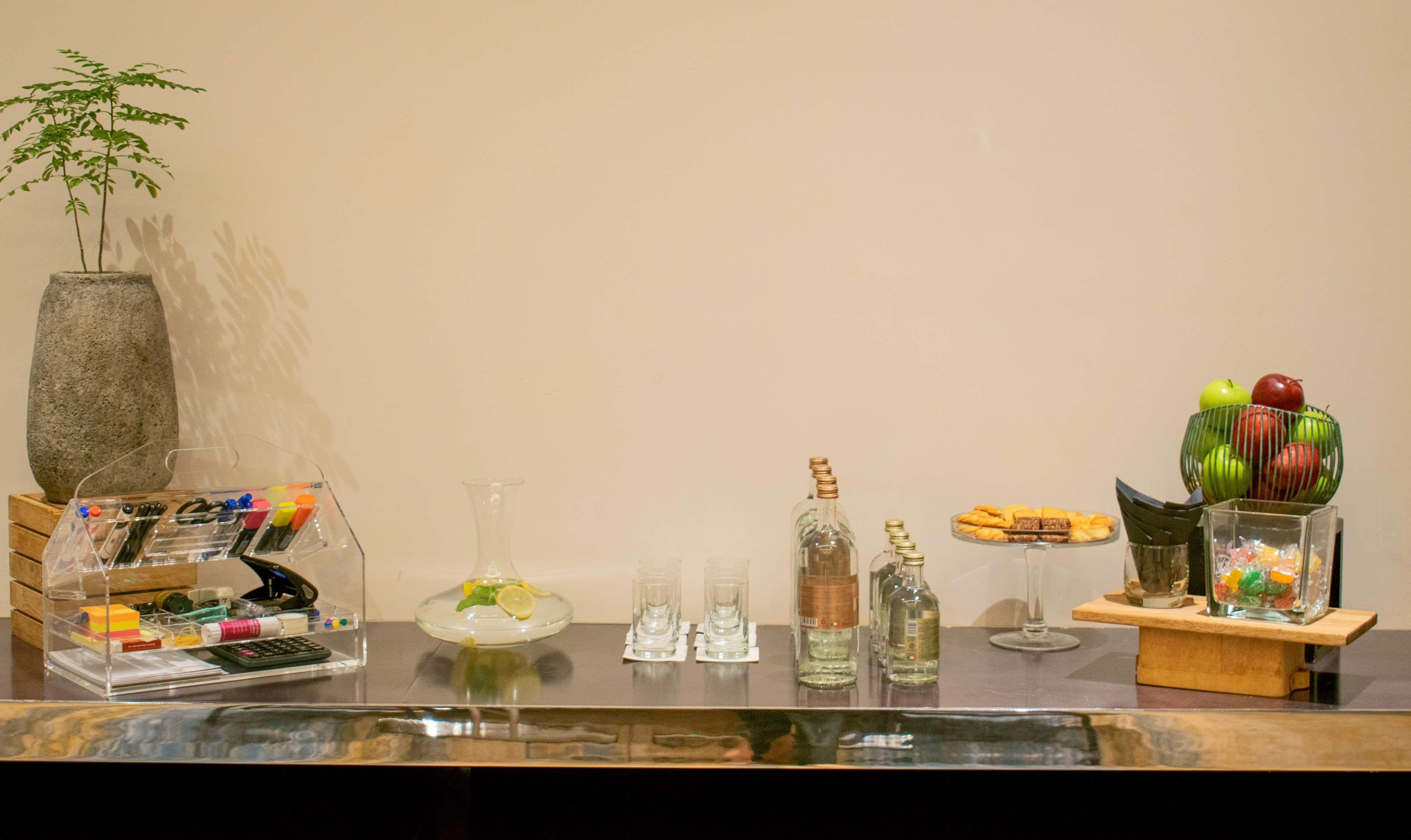 Radisson Blu Hotel, Ajman Buitenkant foto A bar at the 2011 Toronto International Film Festival