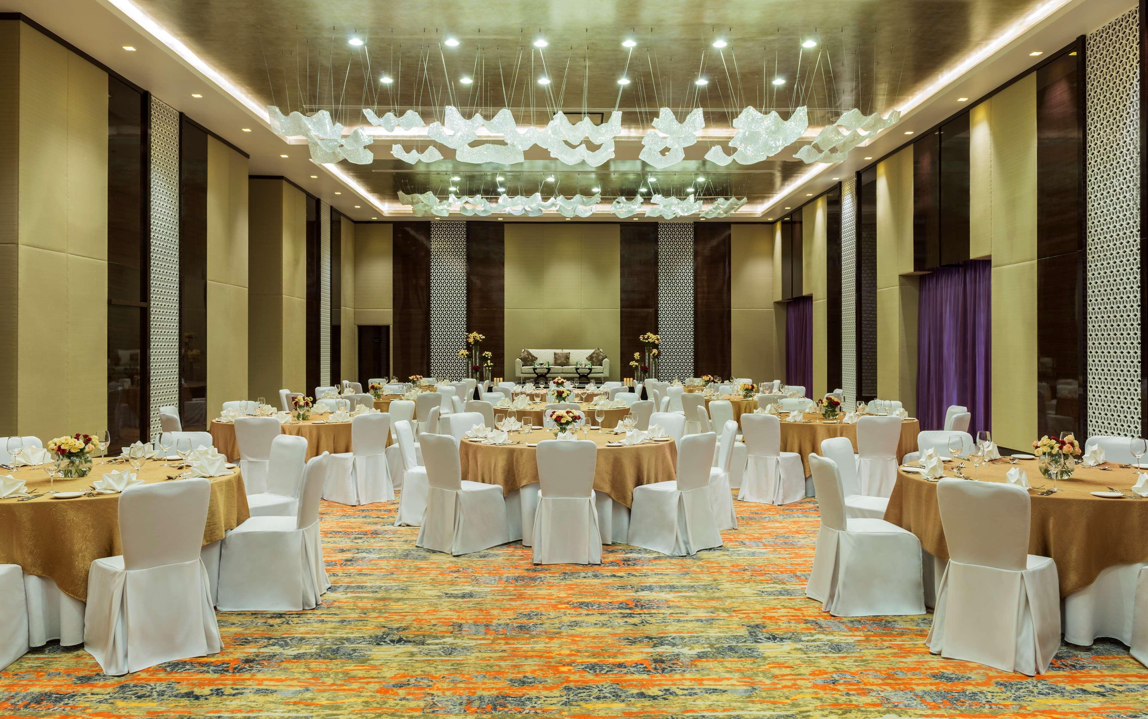 Radisson Blu Hotel, Ajman Buitenkant foto The ballroom