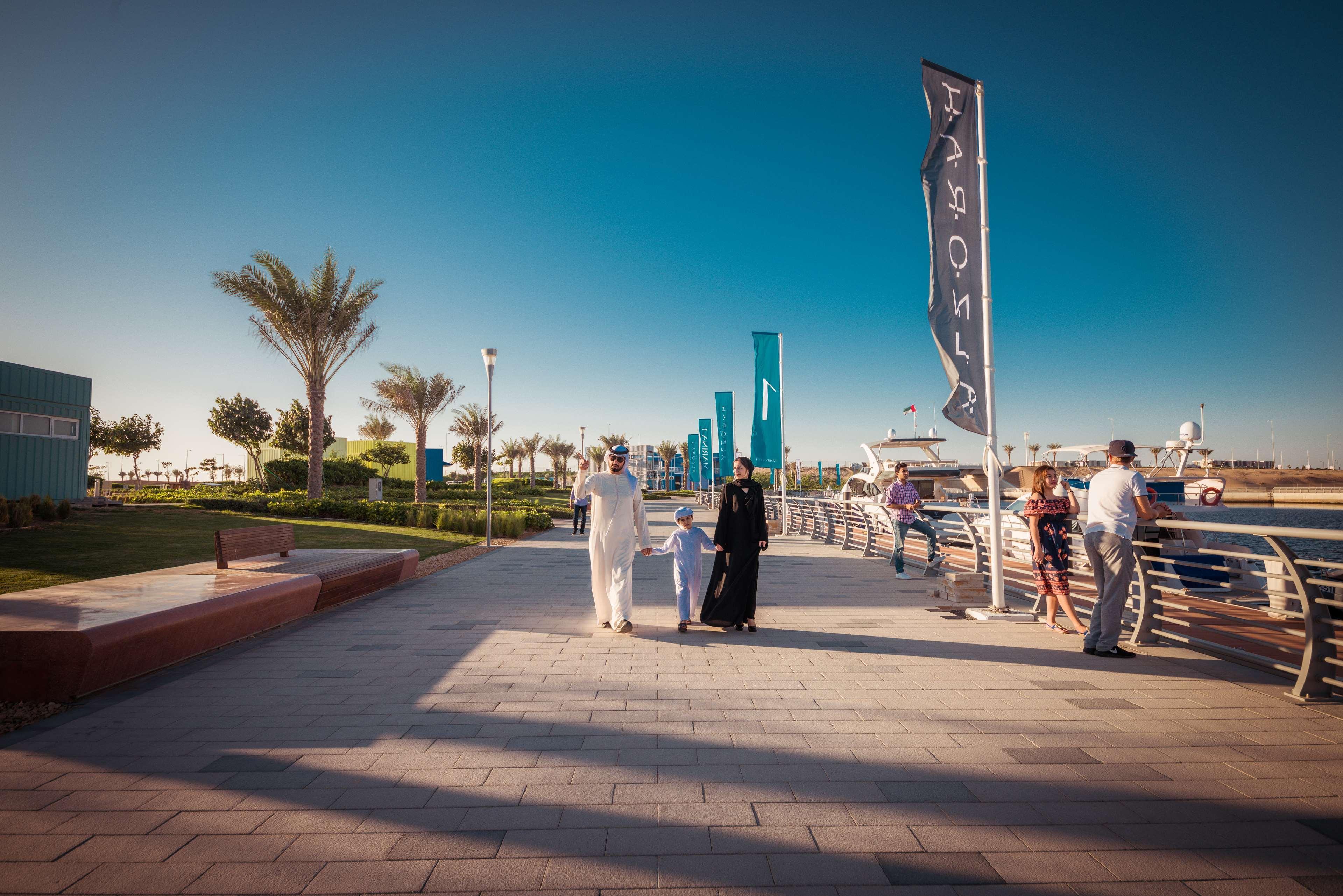 Radisson Blu Hotel, Ajman Buitenkant foto Al Qasr Al Watania
